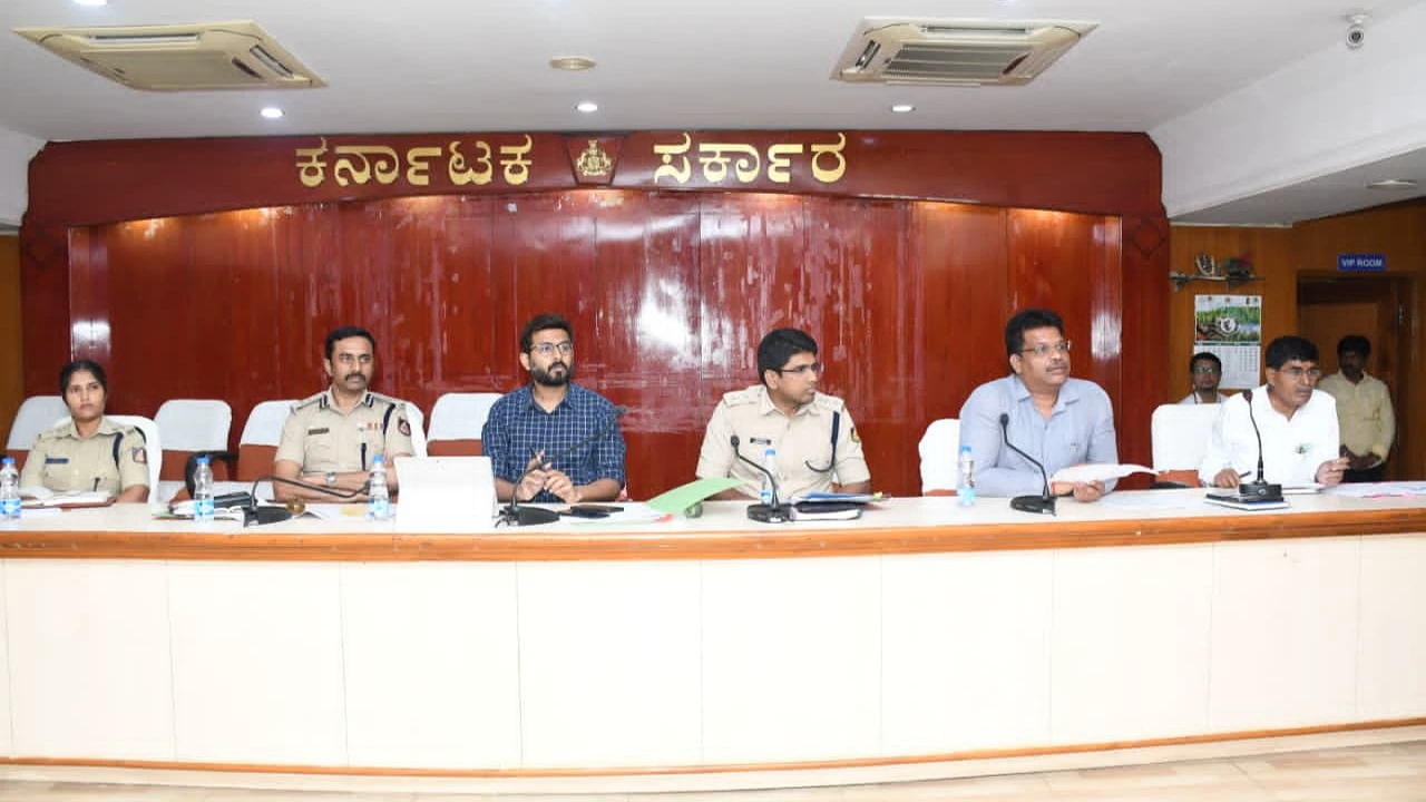 ಆ.2 ರಂದು ಕಾನ್ಸ್ಟೇಬಲ್ ಲಿಖಿತ ಪರೀಕ್ಷೆ : ಡ್ರೆಸ್‌ ಕೋಡ್‌ ಹೇಗಿರಬೇಕು ? ಮೂಗುತಿ, ಮಂಗಳ ಸೂತ್ರಕ್ಕೆ ಅವಕಾಶ ಇರುತ್ತಾ ? | Written Test for PC Recruitment August 2026