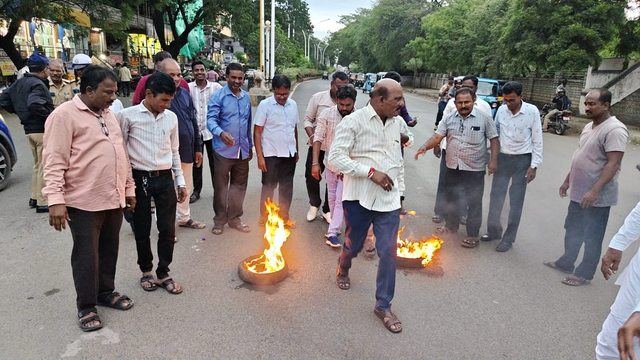 Protest in Kalaburagi for Minister seat